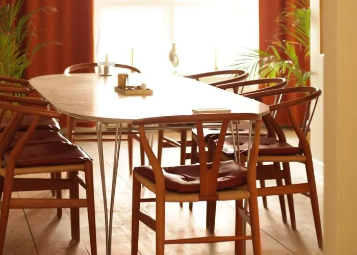 Townhouse Retreat With Danish Modern Style 펜션