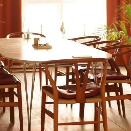 Townhouse Retreat With Danish Modern Style Feriehus